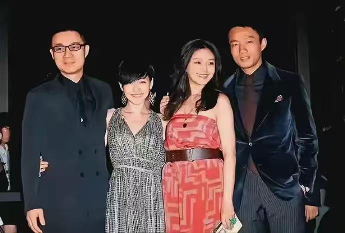 小S老公许雅钧52岁了，这智商有点着急呀！许雅钧在大S去世的时候，居然联系喜欢