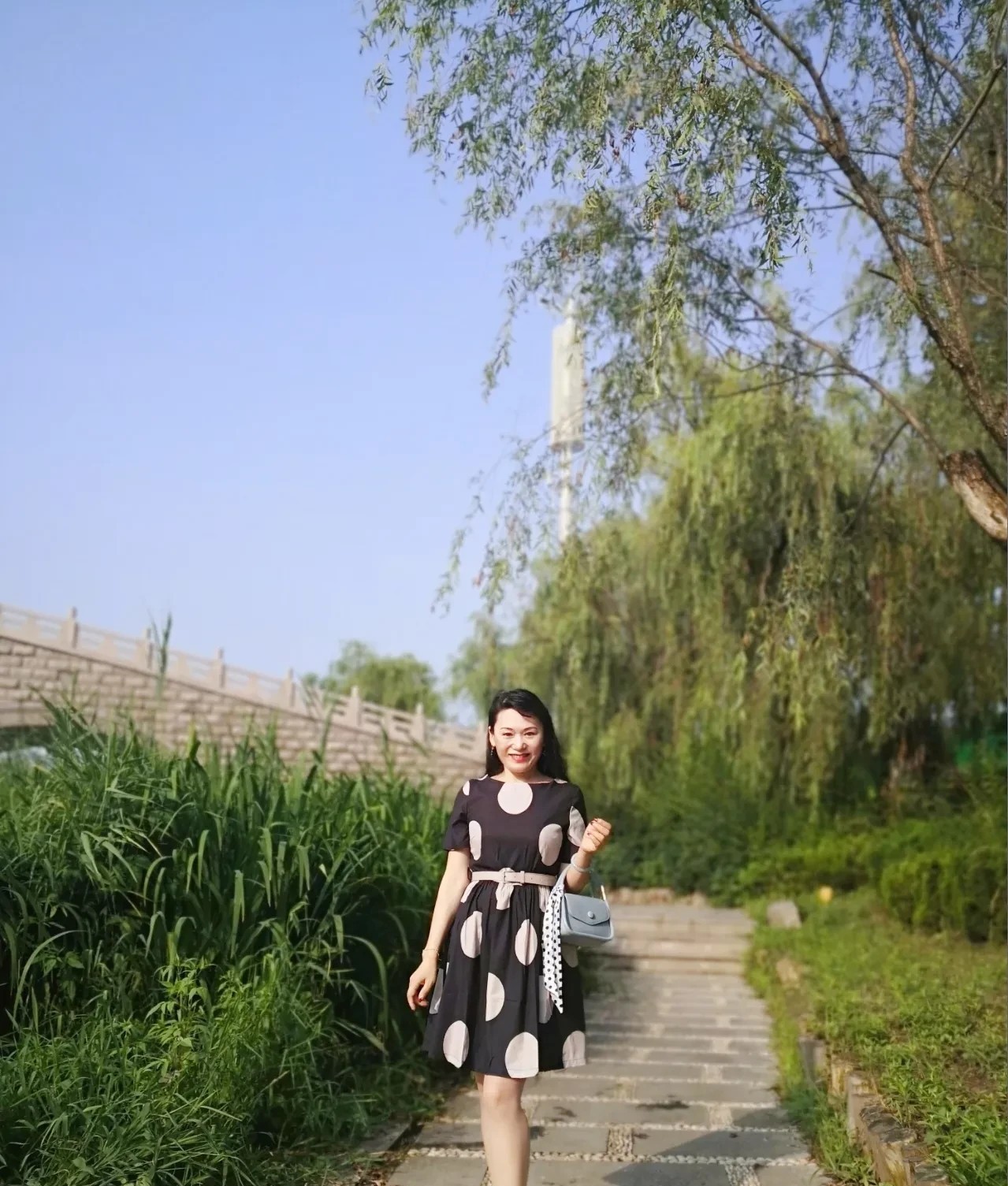 我已经50多岁了，和老公出去旅游了一回，这一趟下来，我一下子就活通透了。为啥这