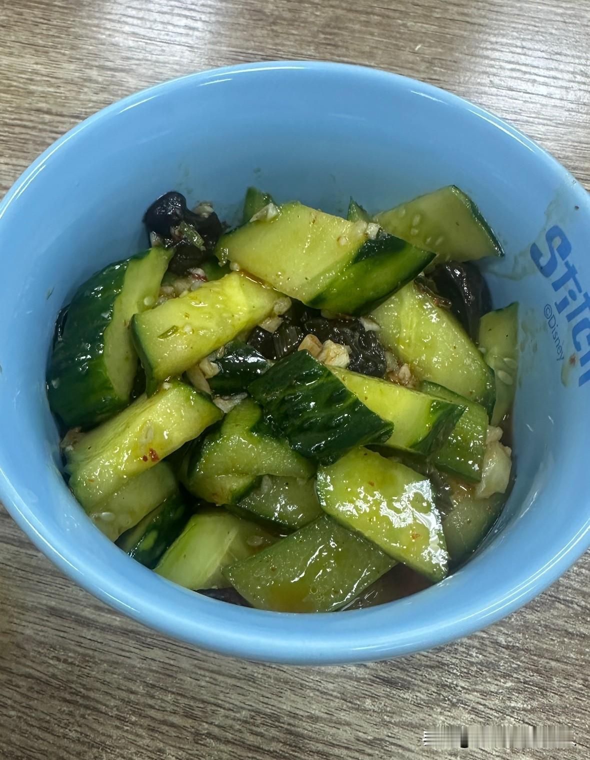 同事问我借500块，我说我没有今天中午，一个平时关系不错的同事突然问我借50