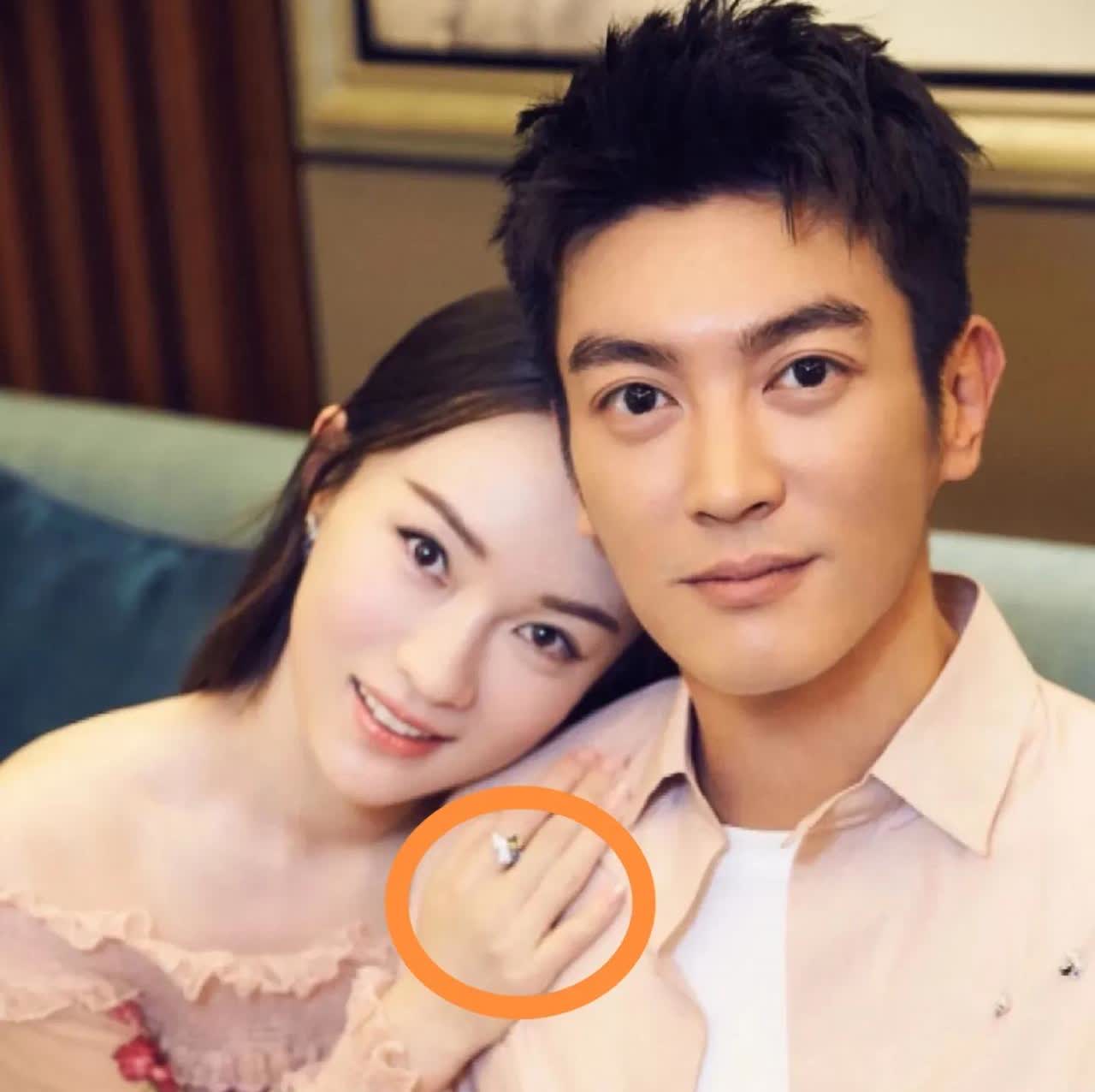 霍思燕夫妻给大家上了一课！夫妻俩一人开一辆车出行，并不是因为互相讨厌对方