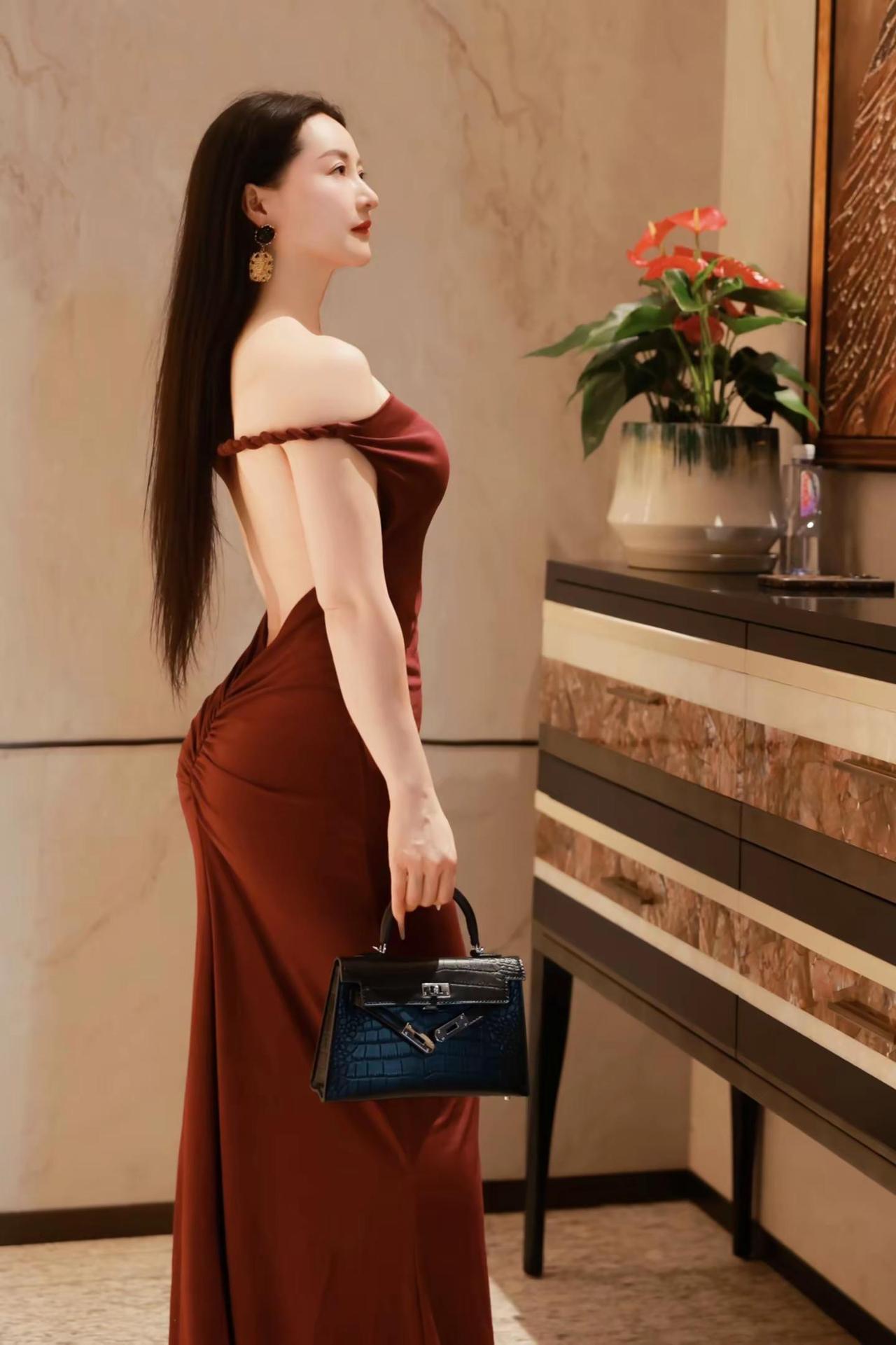 这么漂亮的年龄你应该是快乐自由的纯欲松弛感美拉德穿搭美出高级感梨形身材穿出