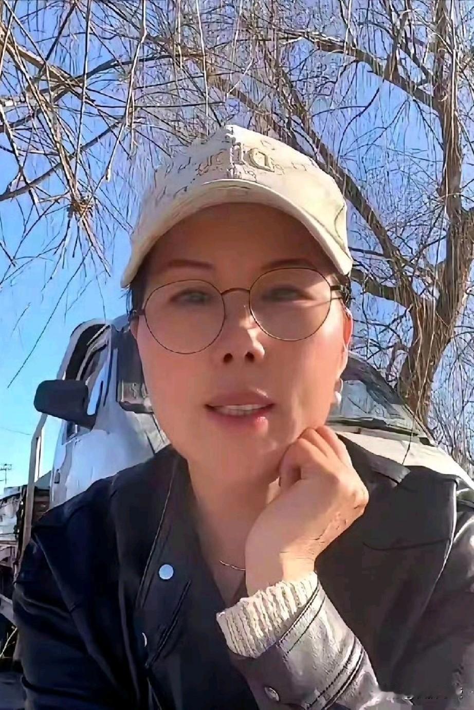 先说最现实的：小杨阿姨一个月工资三万多，这价钱在北京都算很高了。现在想找个靠谱、