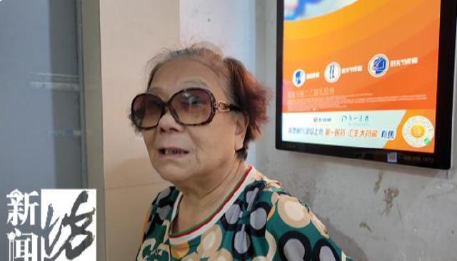 上海，独居老人称：靠谁都靠不住，唯有垃圾暖人心。在一套大房子里，什么也没有，只有