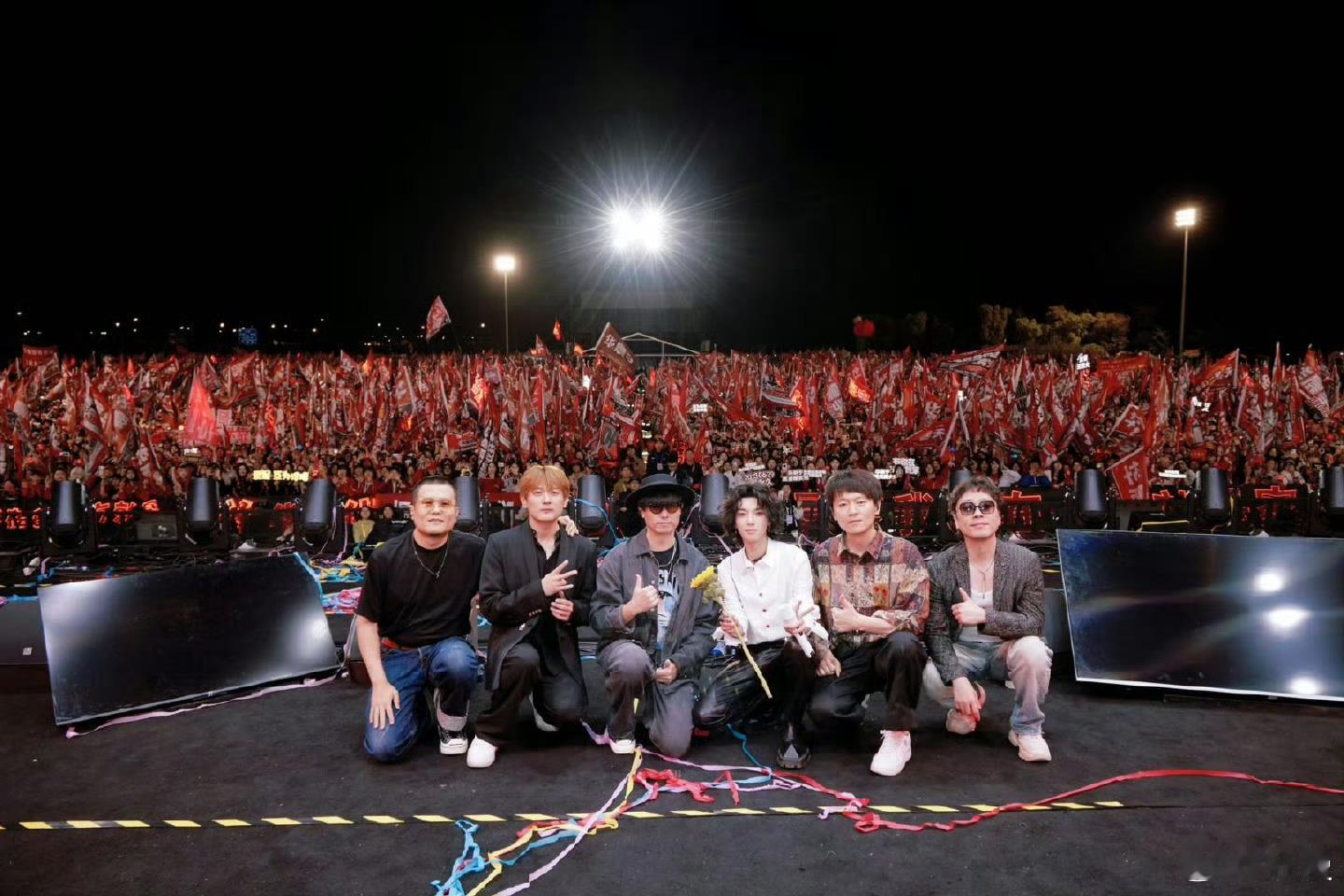 华晨宇说团队开始找新场地了华晨宇称今年一定会开火星演唱会演唱会突发延期，他从