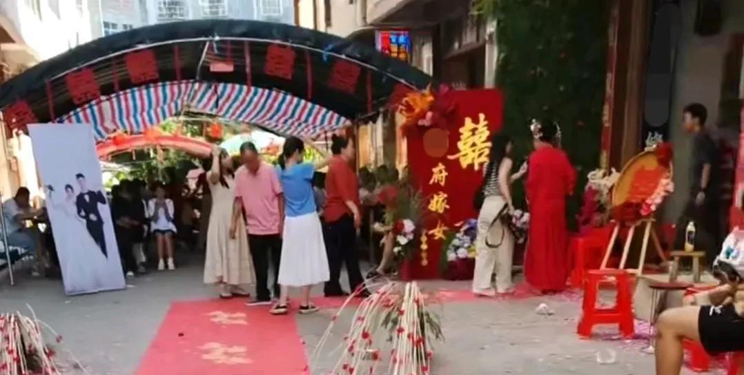 村里一亲戚国庆刚娶了新媳妇，就因为一件事，让新娘子觉得很晦气，让她非常生气，婆家