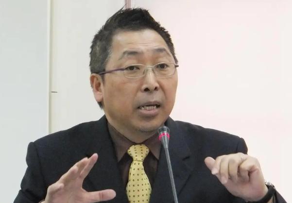 近日，台湾名嘴唐湘龙说：台湾的政治氛围是世界上最奇葩的。民进党有台独党纲，却被大