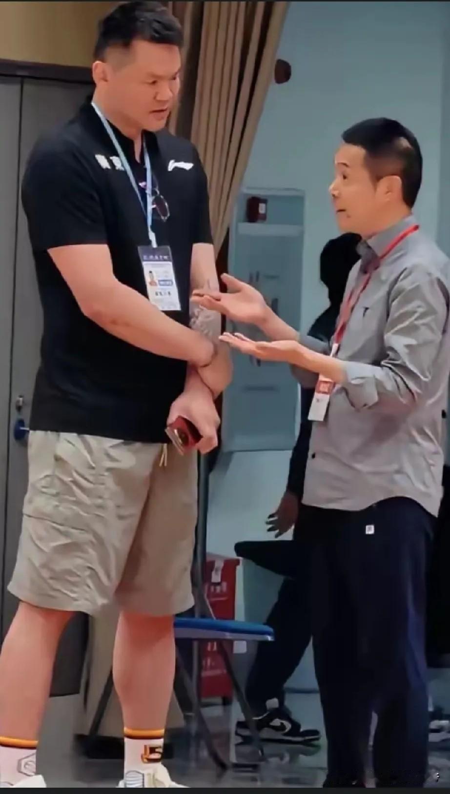 兜兜转转了一圈，网爆广东宏远前总经理朱芳雨又回归到俱乐部。不过这次朱芳雨回来担任