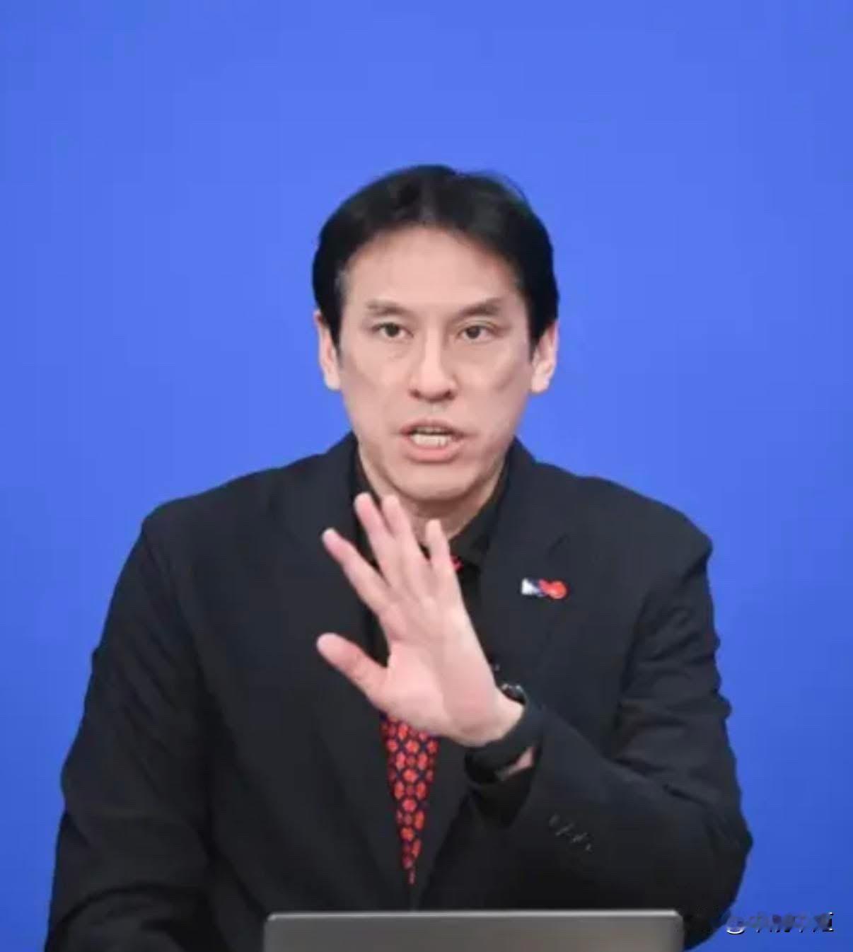 台媒体人黄𬀩瀚昨天（13日）在脸书发文称，中国确实是世界大国，但台湾民众想要的