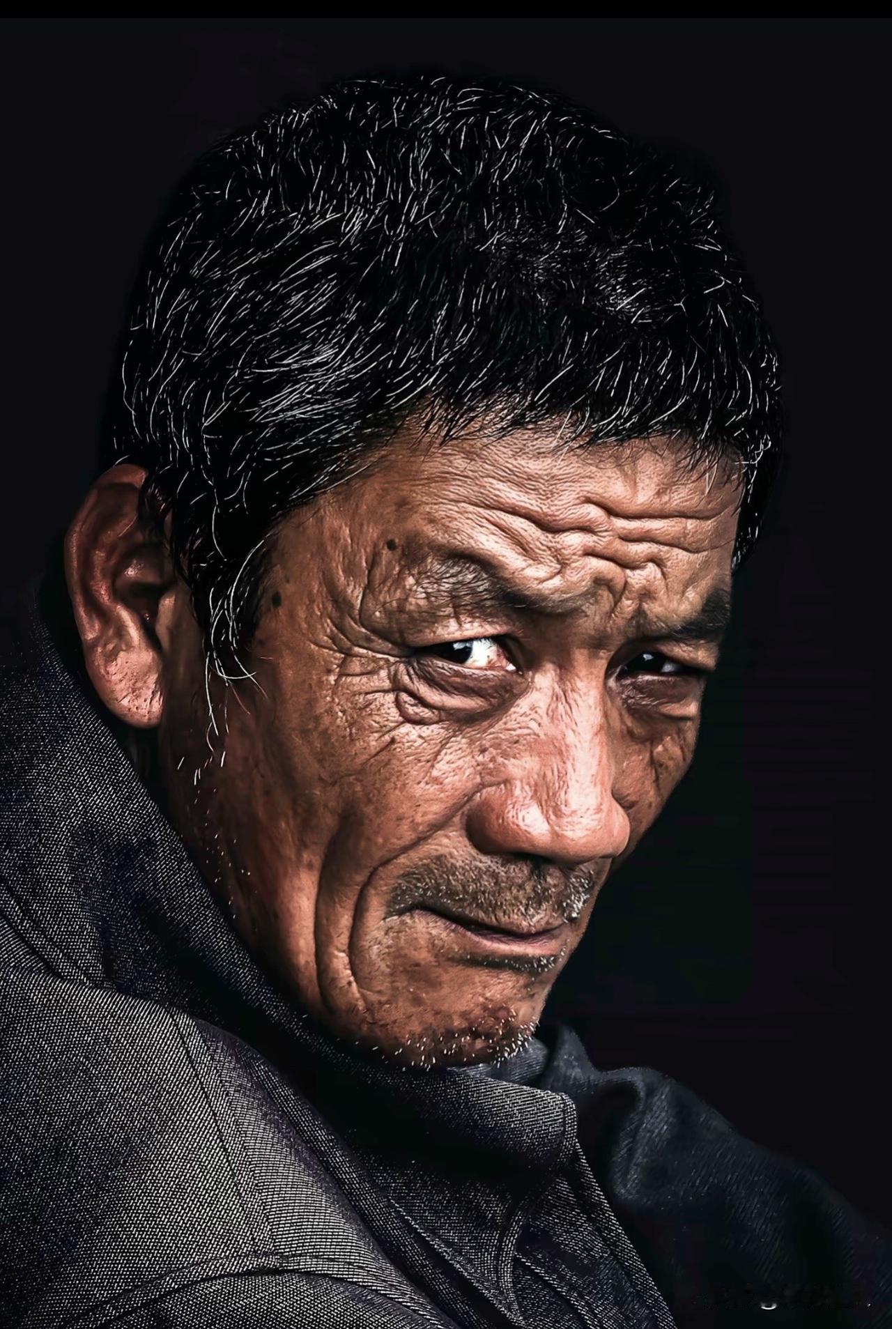 生命太短，没空去担心那些傻事。每天都要开心，去和喜欢的人恋爱，不要留遗憾。