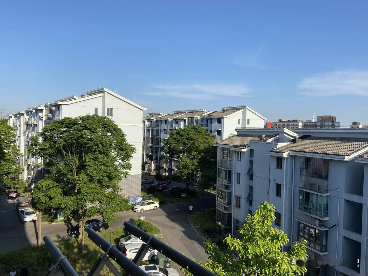 那个窝家二十多年的亲戚，活成了我羡慕的样子老家有个亲戚，整整二十多年没正经