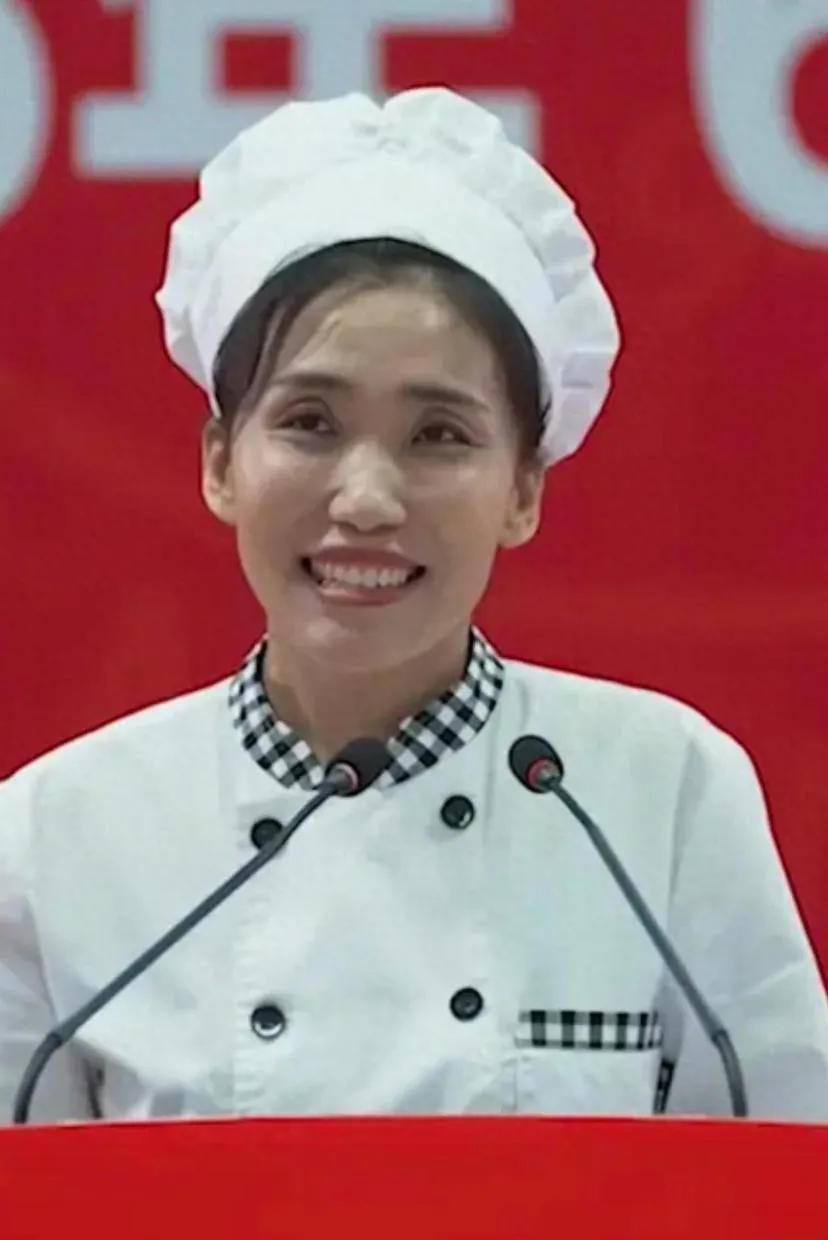 或许，这才是我们想要的毕业讲话，食堂阿姨的登台讲话，发现真的不一般。这口才，