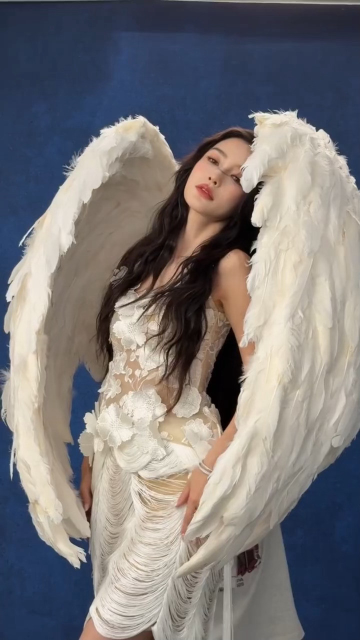 越素越美，美萌一只猫😼angelababy