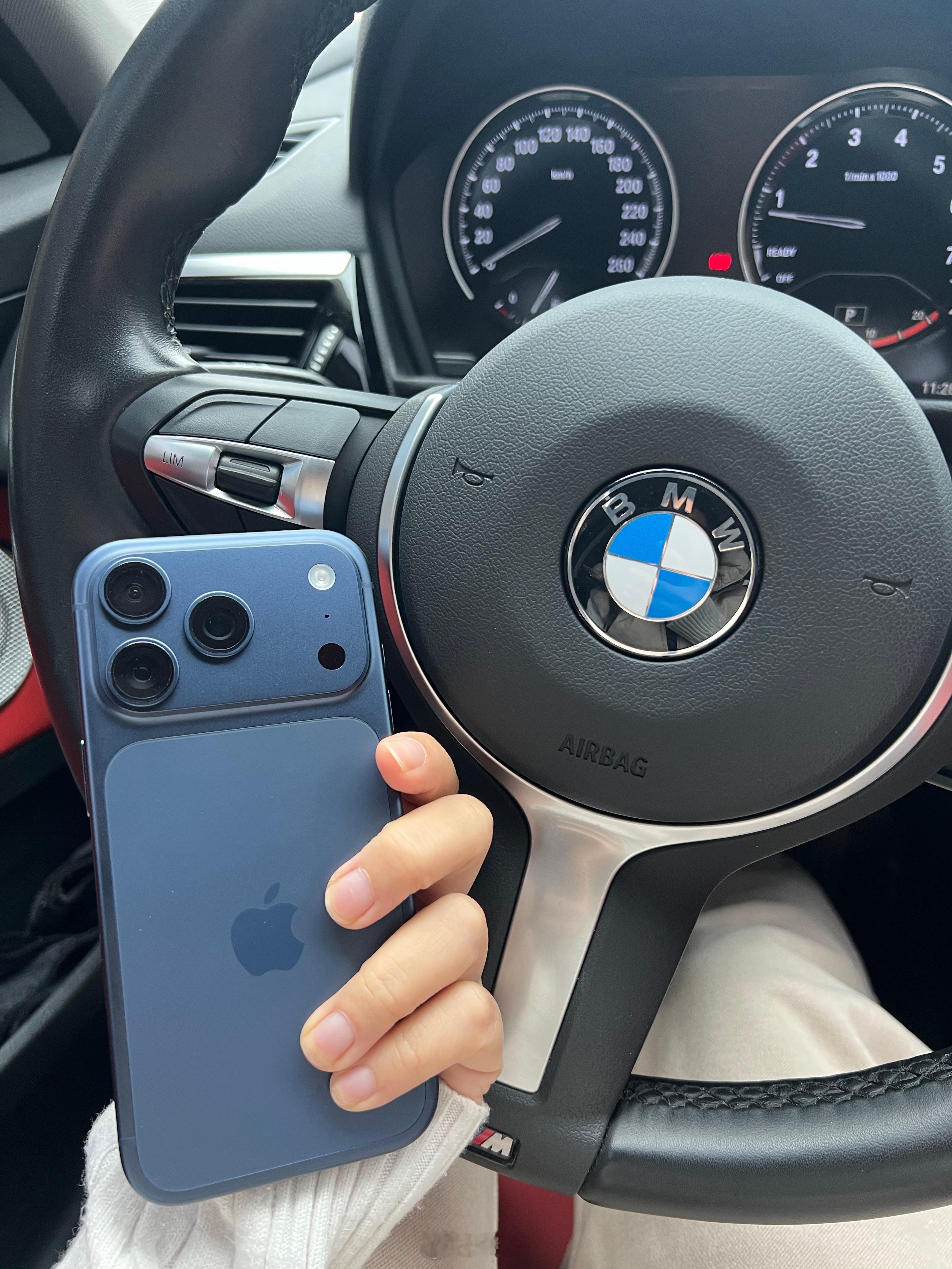 给你100w，让你这辈子都用iPhone，你愿意吗？​​​