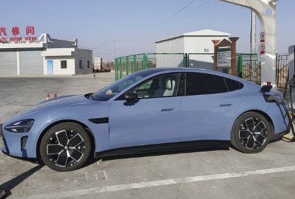 特斯拉model3的2025款后驱标准续航版本用车感受：第一方面就是好开，好开