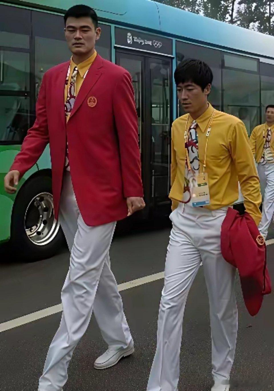 刘翔只有遇到姚明，个子才显得矮​​​