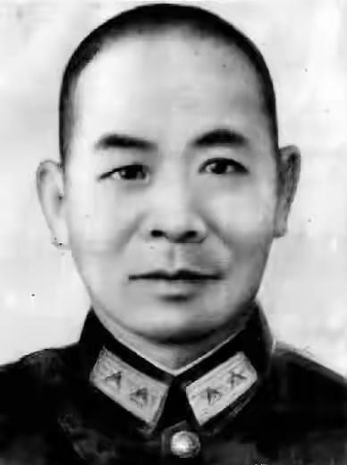 《沉默的荣耀》中吴石的官职究竟有多大？毛人凤见之毕恭毕敬，谷正文见之点头哈腰。1