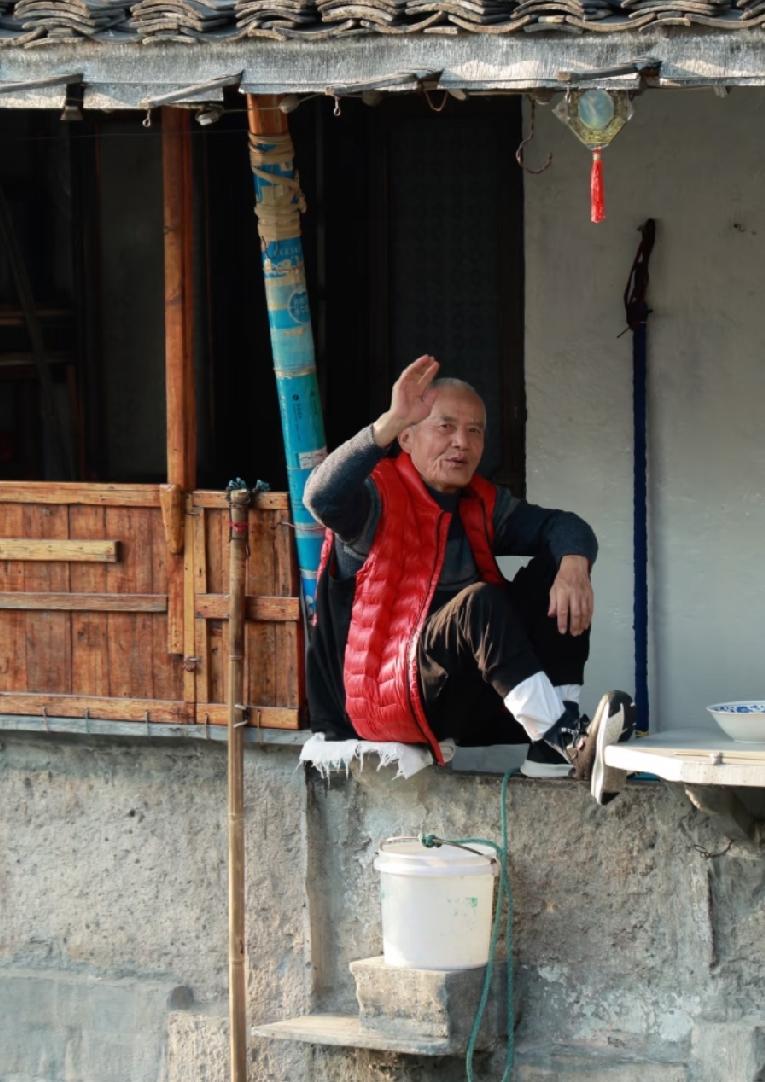 “这届网友什么图都能找得到，就是找不到对象”，在这一刻再次具象化！绍兴“葫芦娃