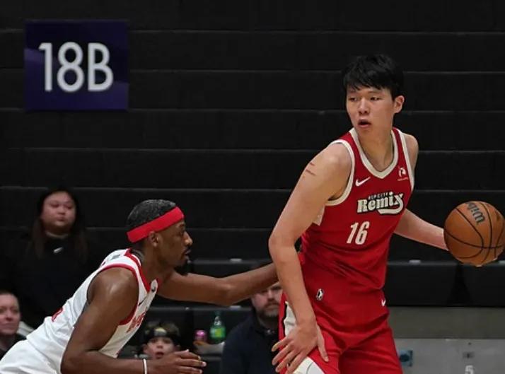 什么鬼？杨瀚森这表现还差啊？杨瀚森在NBA这段时间，他的进步肉眼可见。最直观