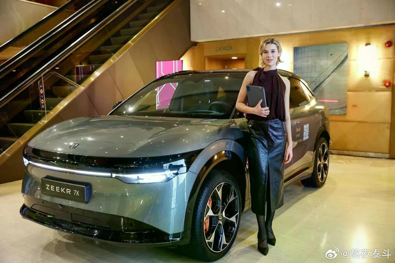 不是啊，极氪去了希腊怎么画风就变了极氪极氪7x