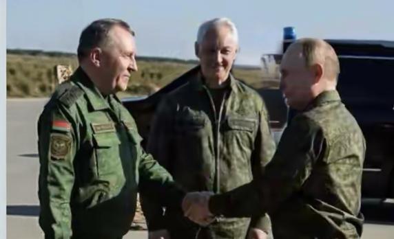 俄军新一轮空袭猛烈砸向乌克兰，导弹无人机一波接一波，基辅电网瘫痪陷入黑暗。普京坐