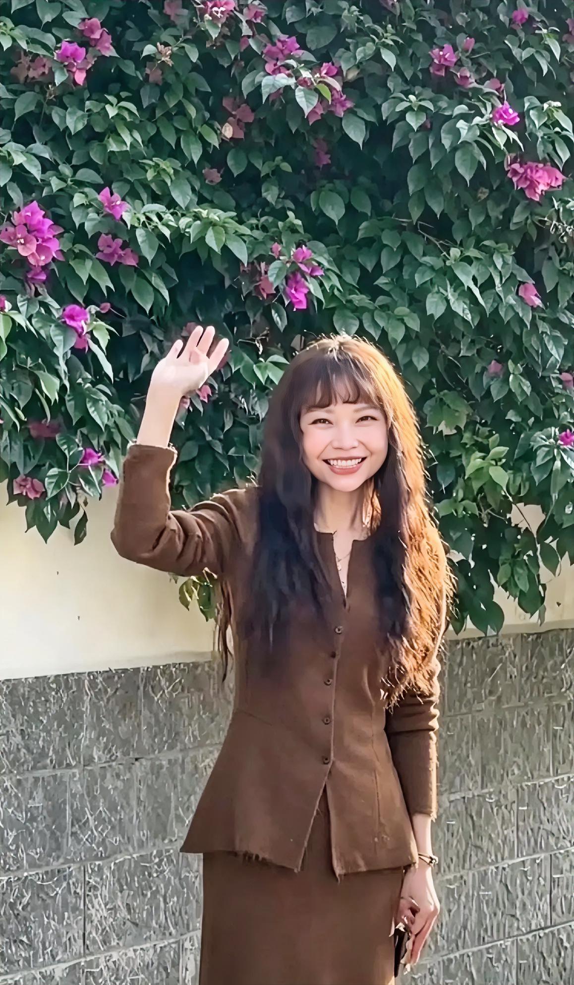 医生曾断言她最多只能活6个月，可是她居然硬撑了10年。她是四川绵阳知名主持人