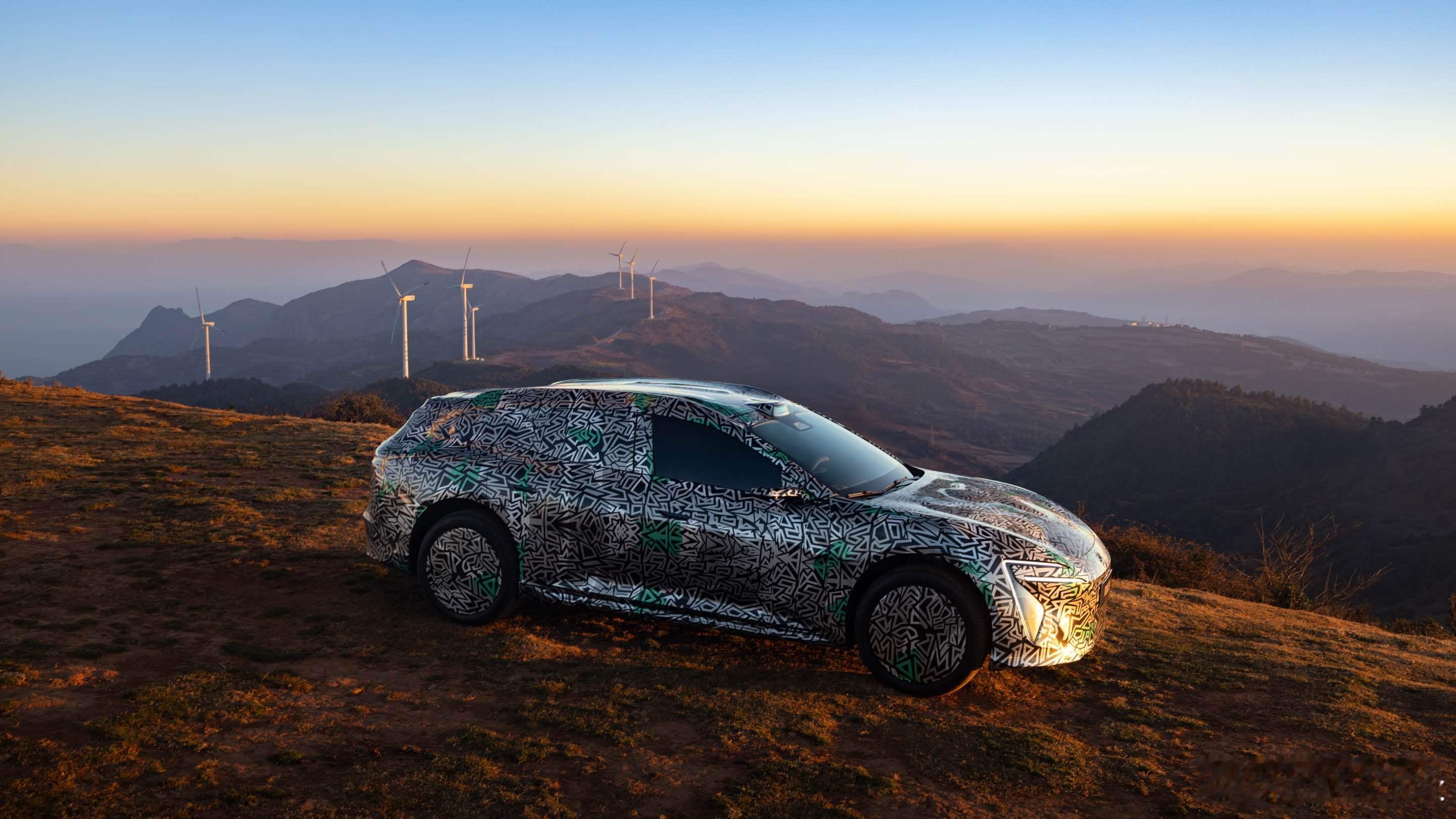 华系车颜值含金量不断攀升啊！阿维塔全新旅行车谍照曝光！车身延续家族式风格，整体轮