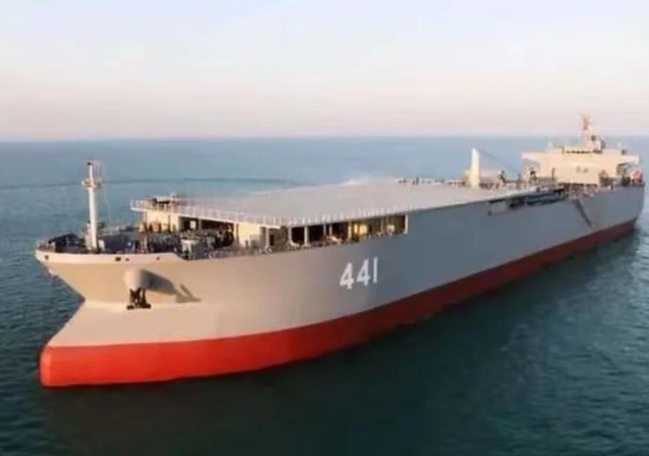 落后就要挨打！看到伊朗参加南非军演的军舰，仿佛看到了中国海军40年前的影子，落后