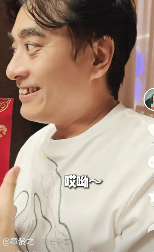 突然佩服陈龙了！不是因为他没有绯闻，也不是因为他演戏好，而是因为他没有任何
