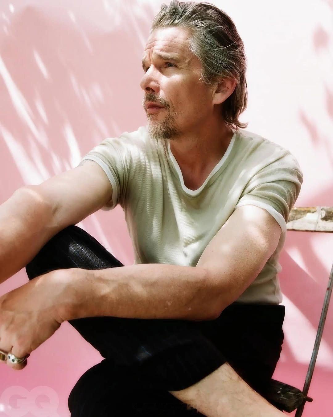 伊桑·霍克（EthanHawke）以《蓝月亮》入选今年的奥斯卡最佳男主角提名名