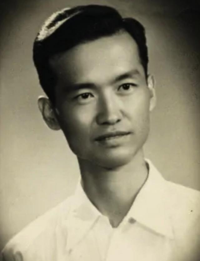 1947年，国军少校被俘，面对审问，他看了一眼连长，淡定地说：“同志，你级别太低