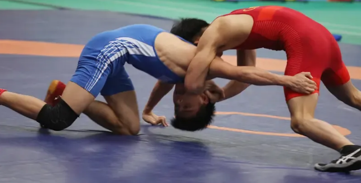 想问一下赵勇三个问题。第一个问题，为什么在第五局才换下倪非凡，换上王梦洁？第二个