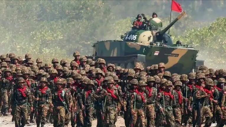 缅甸军政府核心人物敏昂莱突然“辞军参选”，以惊人操作搅动整个缅甸政坛，其反差之举