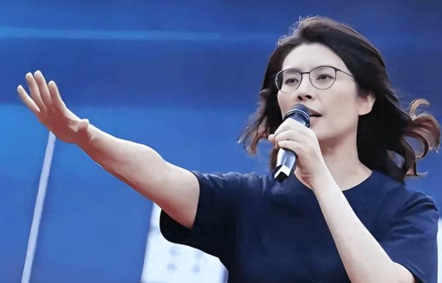 比电视剧还精彩！郑丽文新的人事安排曝出！傅崐萁这个名字突然出现在文件里