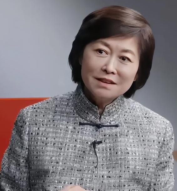 家里老人看了敬一丹的面相沉默了很久。我问怎么了，她说这种面相一看就很要强，