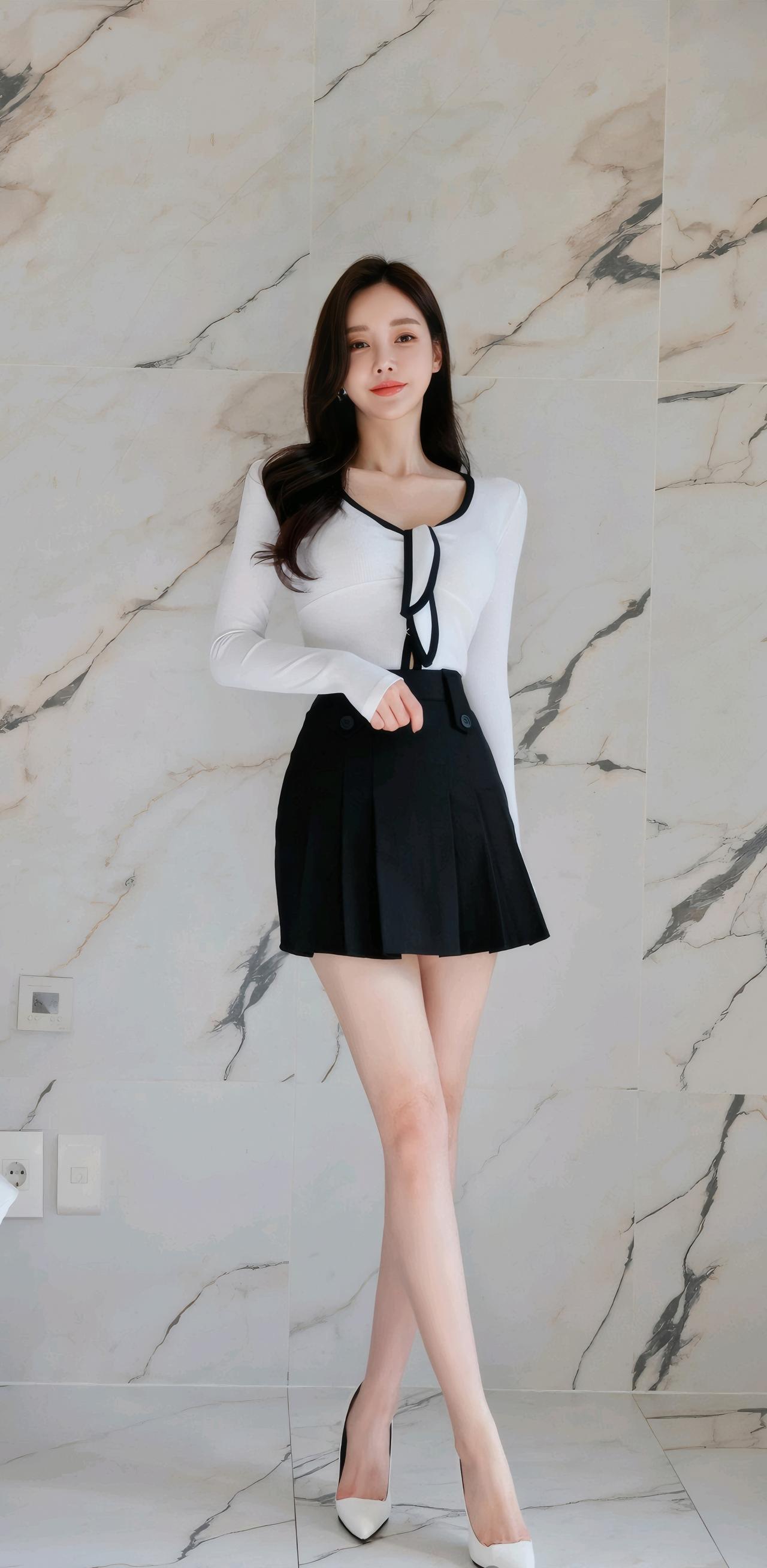 优雅黑裙搭配白衬衫，简约时尚，气质满分！👗👠