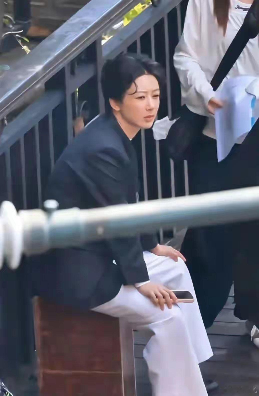 杨紫新剧路透惊艳“杨紫实力派演员的可塑性太强了，狠狠期待正片”“33岁杨紫拍戏状