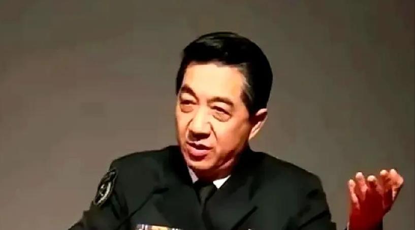 谢谢你张召忠！你真是伟大的预言家！2015年你就说过：“美国啥也不干，让东方大国