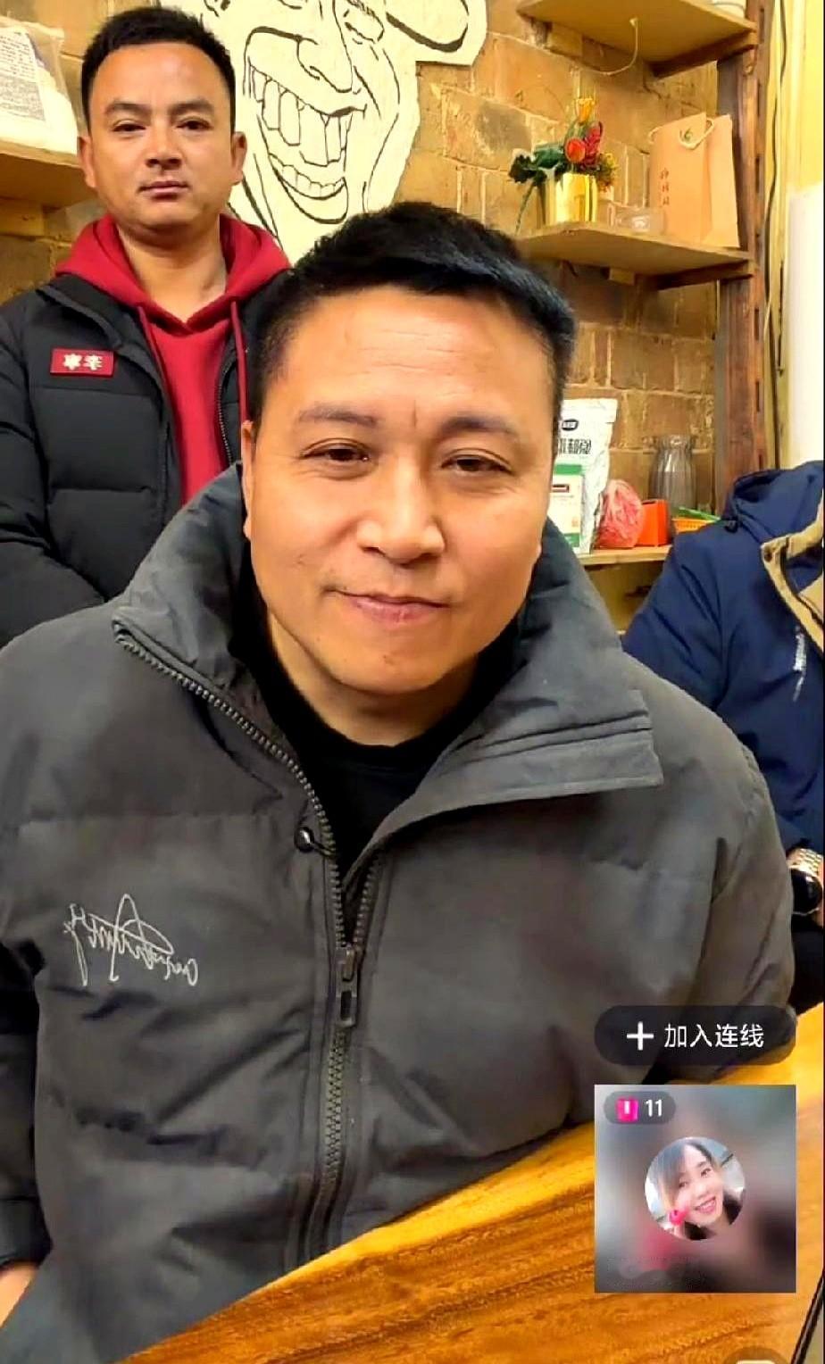 上海医美老板娘，倒追农村小伙？这剧本谁敢写！抖音“海哥量地球”的直播间，直接