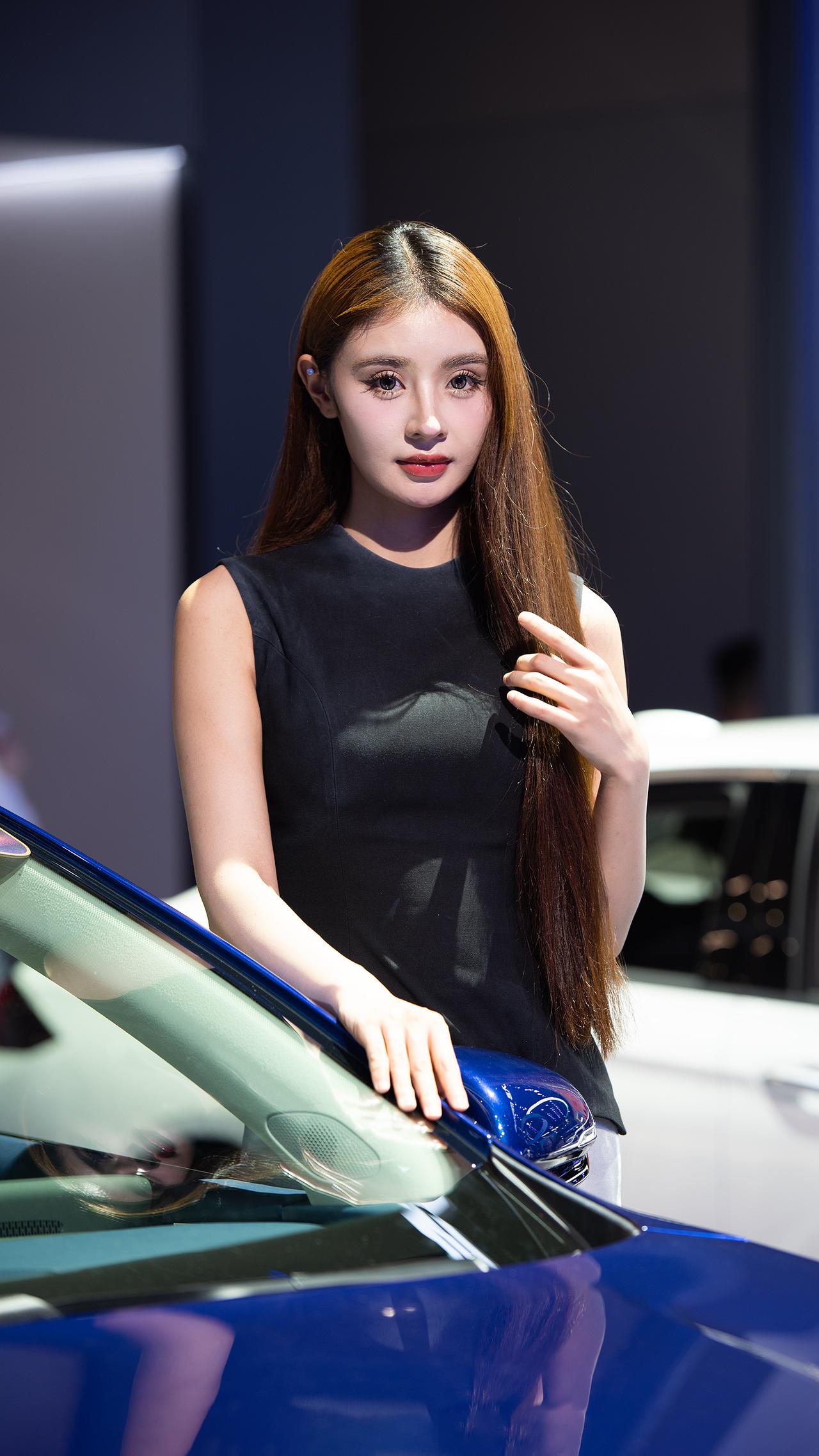 美女车模好看的小姐姐车展现场