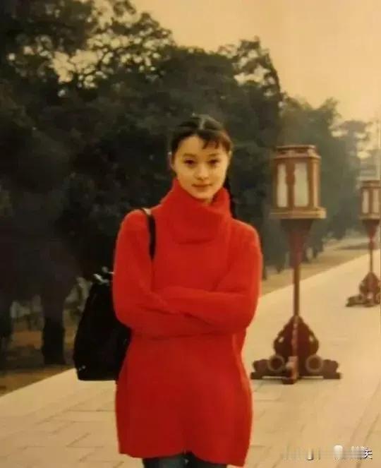 清秀迷人的吴越美丽动人的吴越浑身散发着温柔高贵之美的吴越吴越曾凭借《我的前