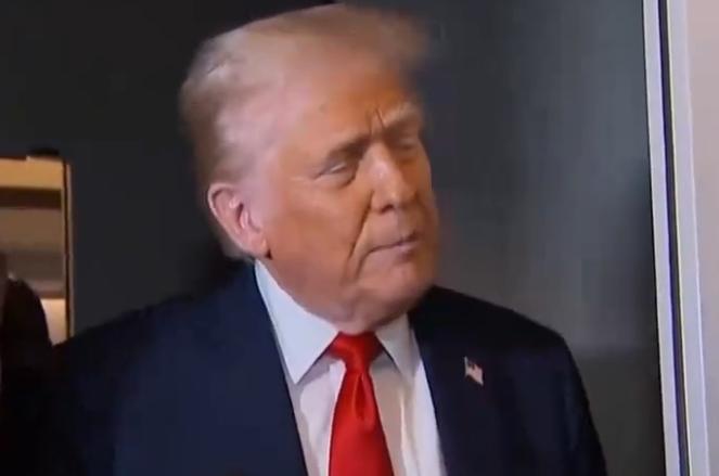 伊朗这一手，把美国的脸打成了猪头！万斯专机都叫停了美国这次是真栽了，而且栽得特