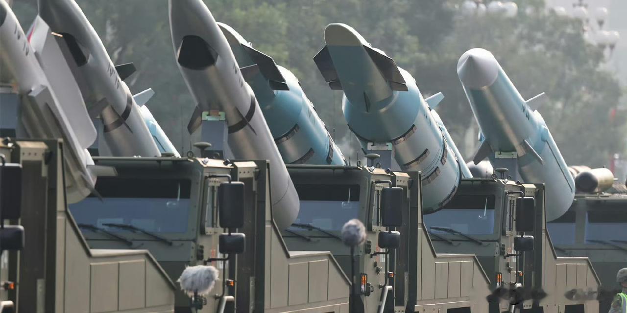 9.3阅兵一年过去了，阅兵上展示的各种装备，那些平时对中国武器评头论足的所谓武器