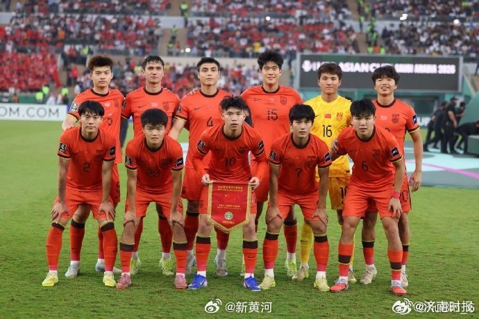 【#国足将征召10名U23球员#】国足3月名单将大幅年轻化，包括留洋球员徐彬、已