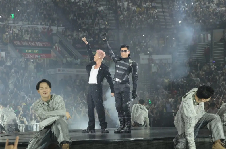 原来现在古天乐是林峯的老板，难怪如此大力支持林峯演唱会！古天乐为了林峯的演唱