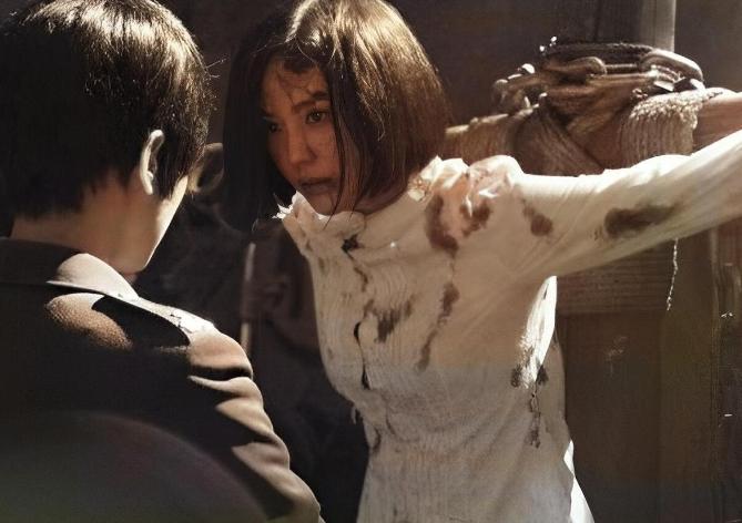 1939年，东北一女地下党被日军抓捕，因承受不住鬼子的酷刑，她大喊说:“太君别打