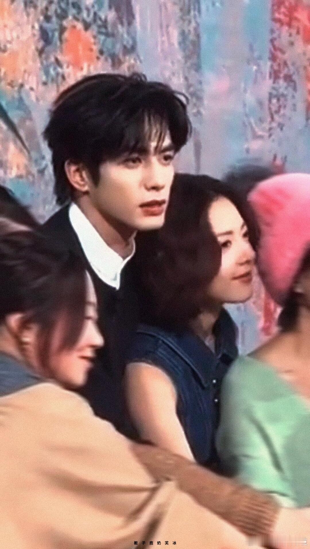 这个紧紧贴在一起的身体负距离到底啥意思吧情侣感很足啊！！！剧集骄阳似我骄阳似我