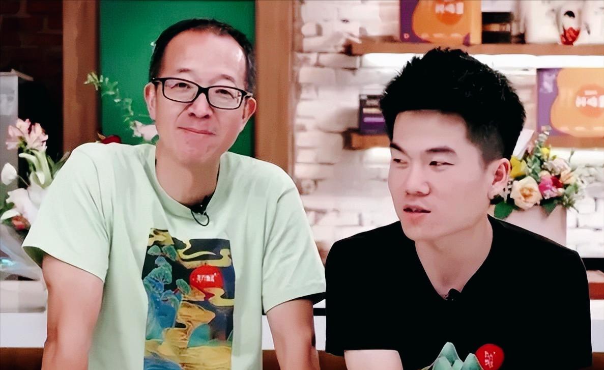 1998年，俞敏洪遭遇入室抢劫，被抢走220万，临走时想歹徒准备把他勒死，而歹徒