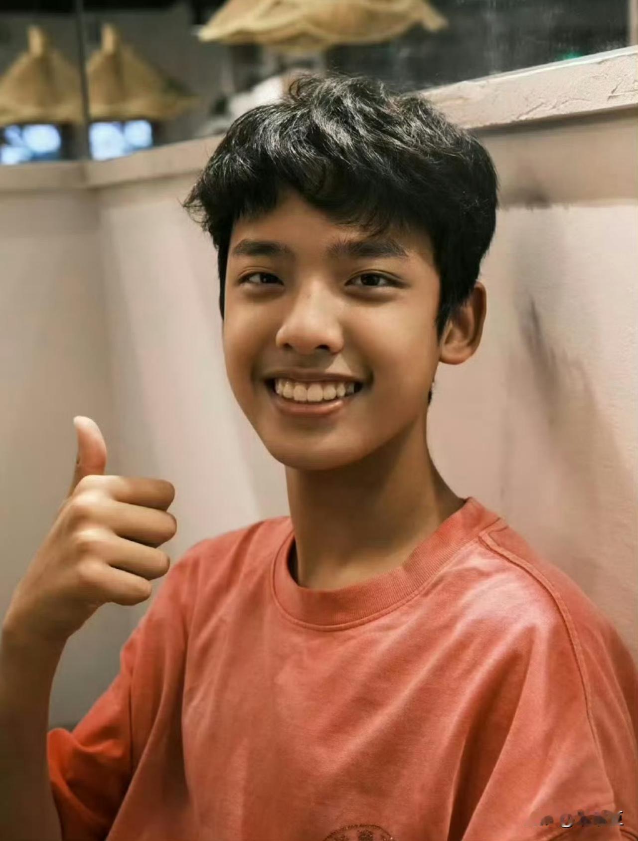 郭晓东儿子郭子诚，被网友吐槽长得不帅，他的回应真的“狠”了！他说：“无论