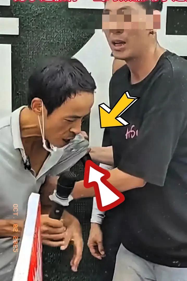 不出意外可意外还是发生了鸡排哥的现场，翻车竟然来得如此快一名男子突然上前
