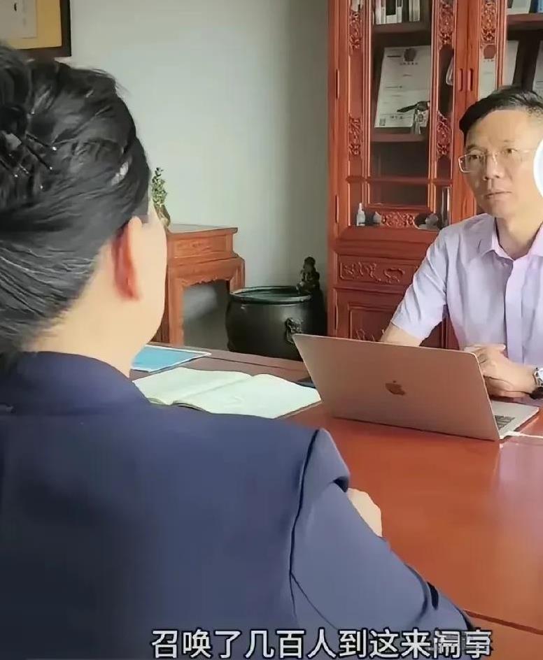 刚刷到手机，大家是否看到，善良妈妈许敏在北京被举报，说是她聚众上百人闹事儿。当